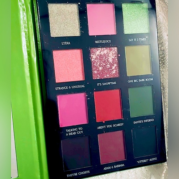 Beetlejuice eye-shadow pallet - Picture 4 of 4